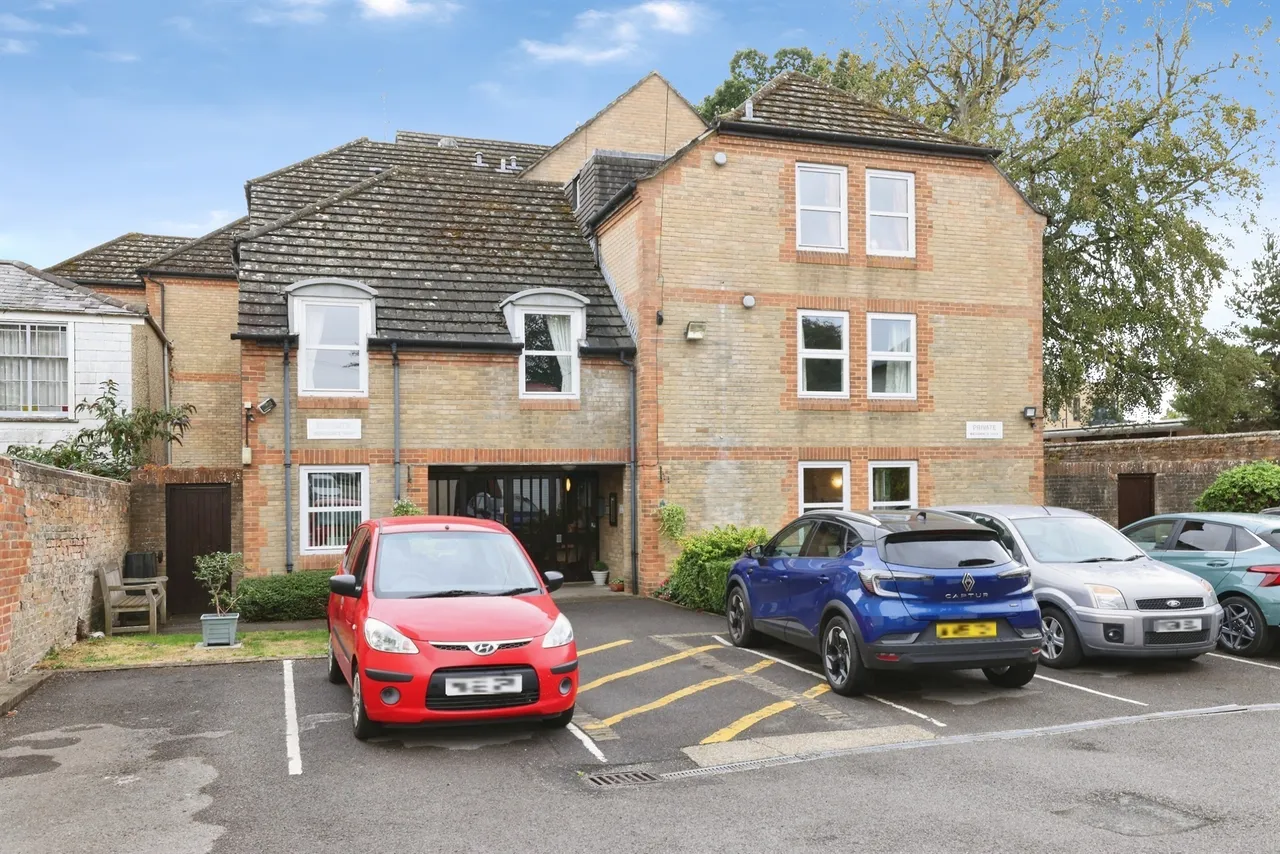 1 bed flat for sale — Wilton Road, Salisbury
