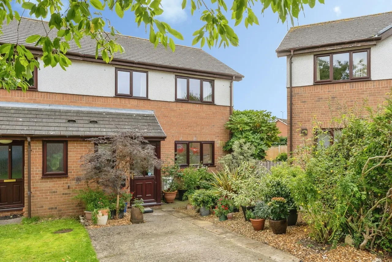 3 bed house for sale, Llys Degwm, Treuddyn, CH7