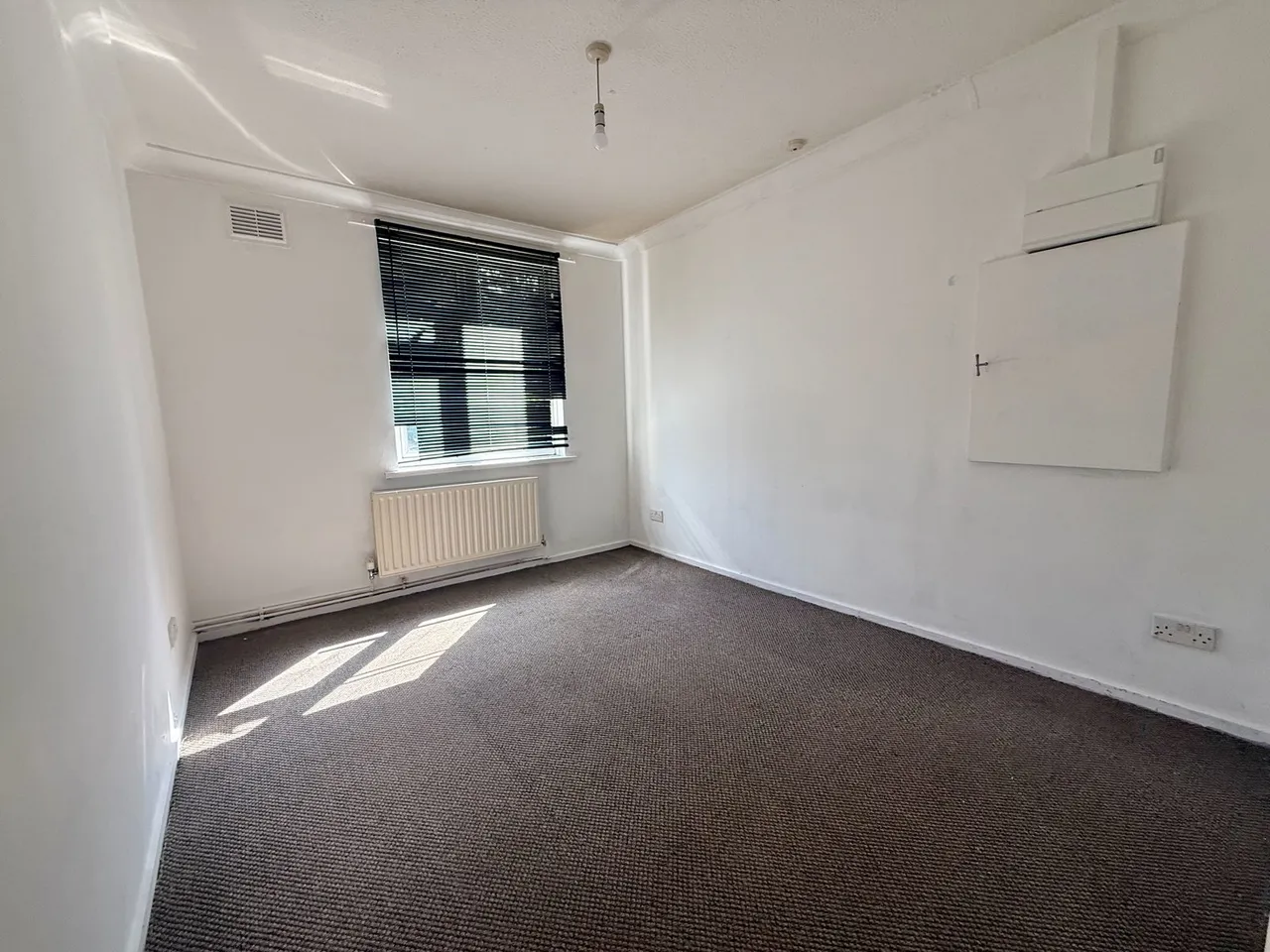 Dalford Court, Telford, TF3, photo 4
