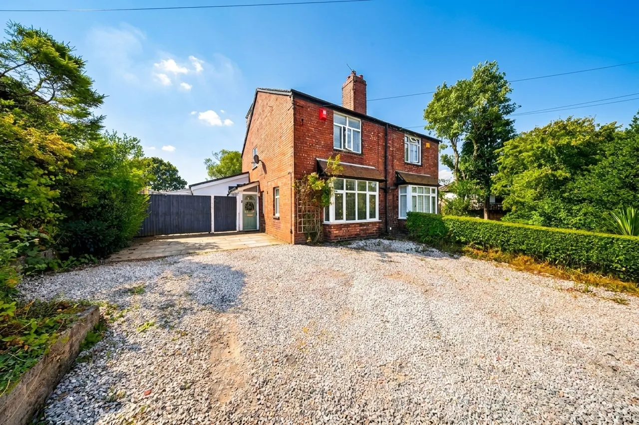 Wigan Road, Westhead, L40, photo 5
