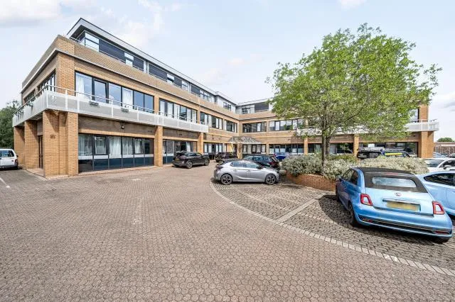Overbridge Square, Newbury, RG14, photo 5