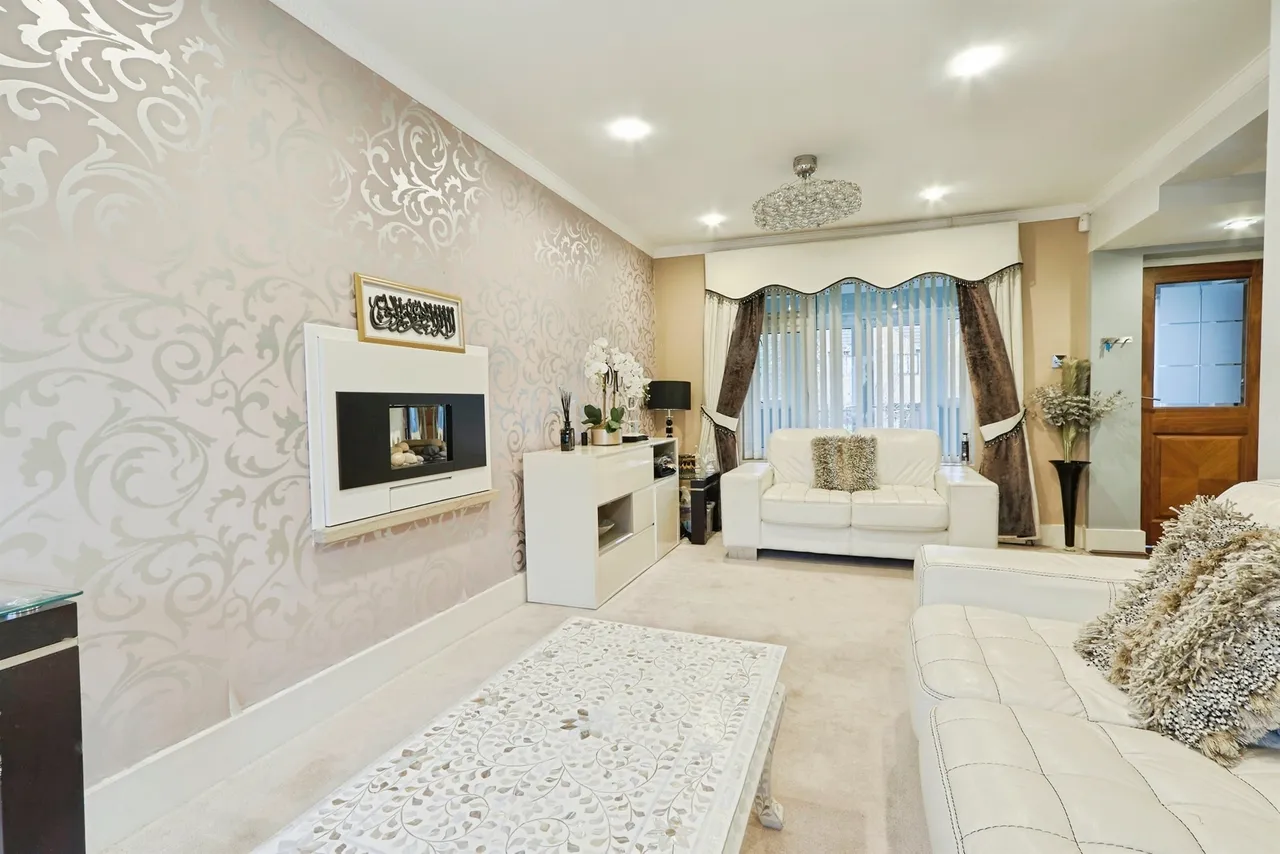 Rockwood Road, Calverley, LS28, photo 2