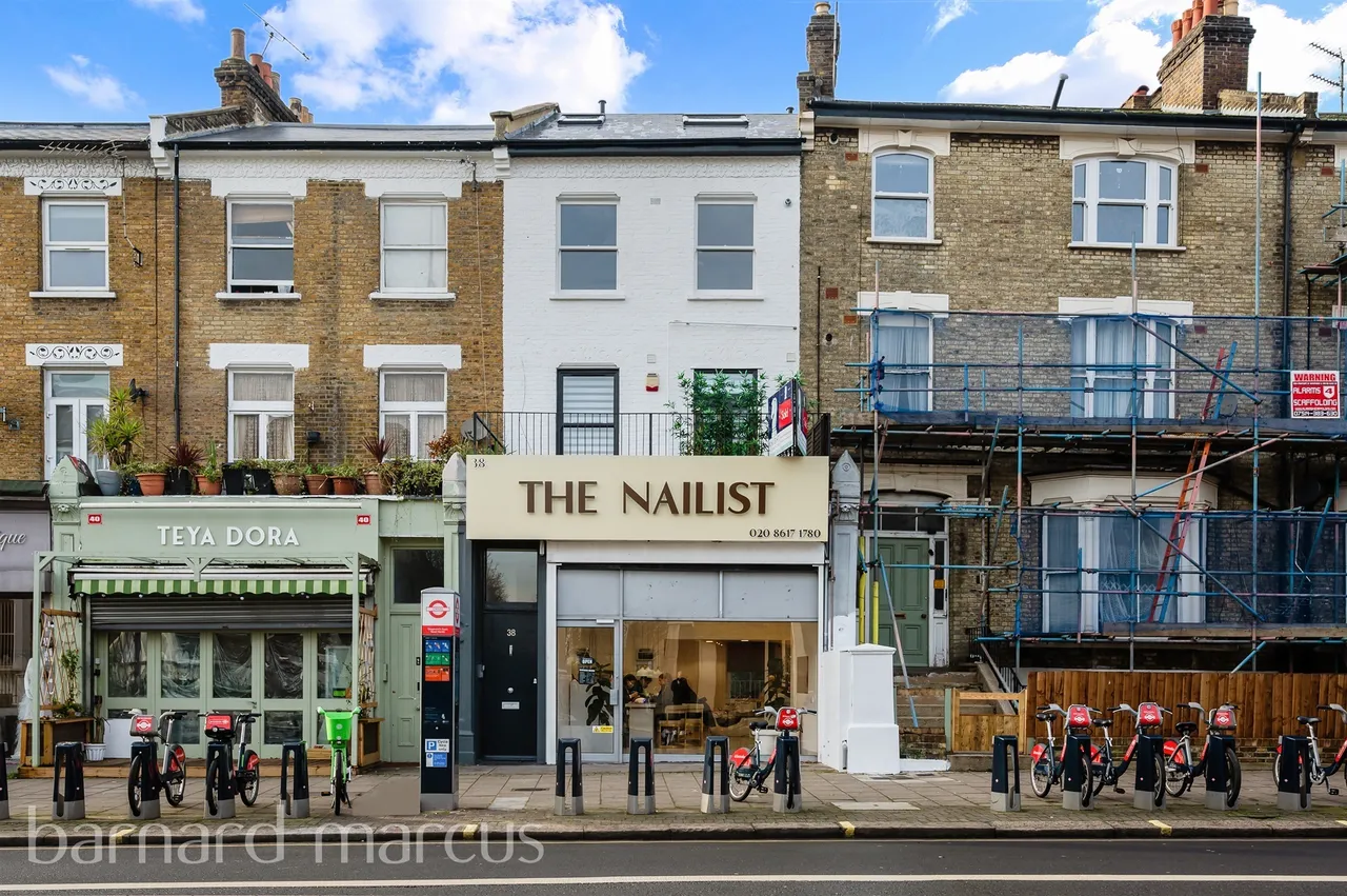 Shepherds Bush Road, London, photo 12