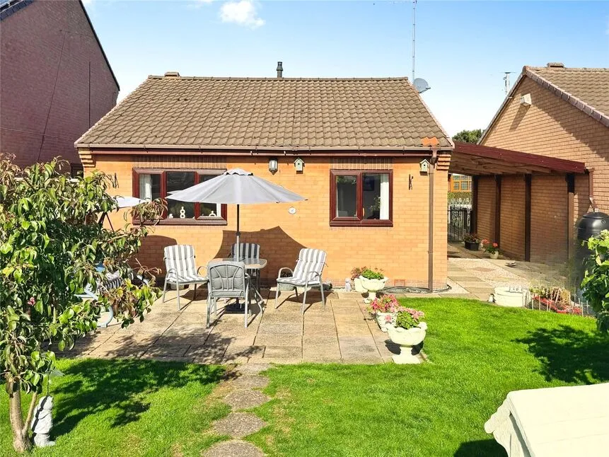 Broadwater Drive, Dunscroft, DN7, photo 12