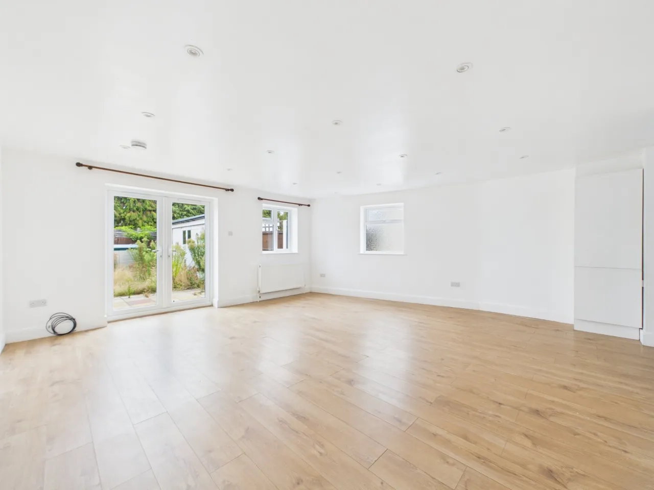 Burleigh Gardens, Ashford, TW15, photo 3
