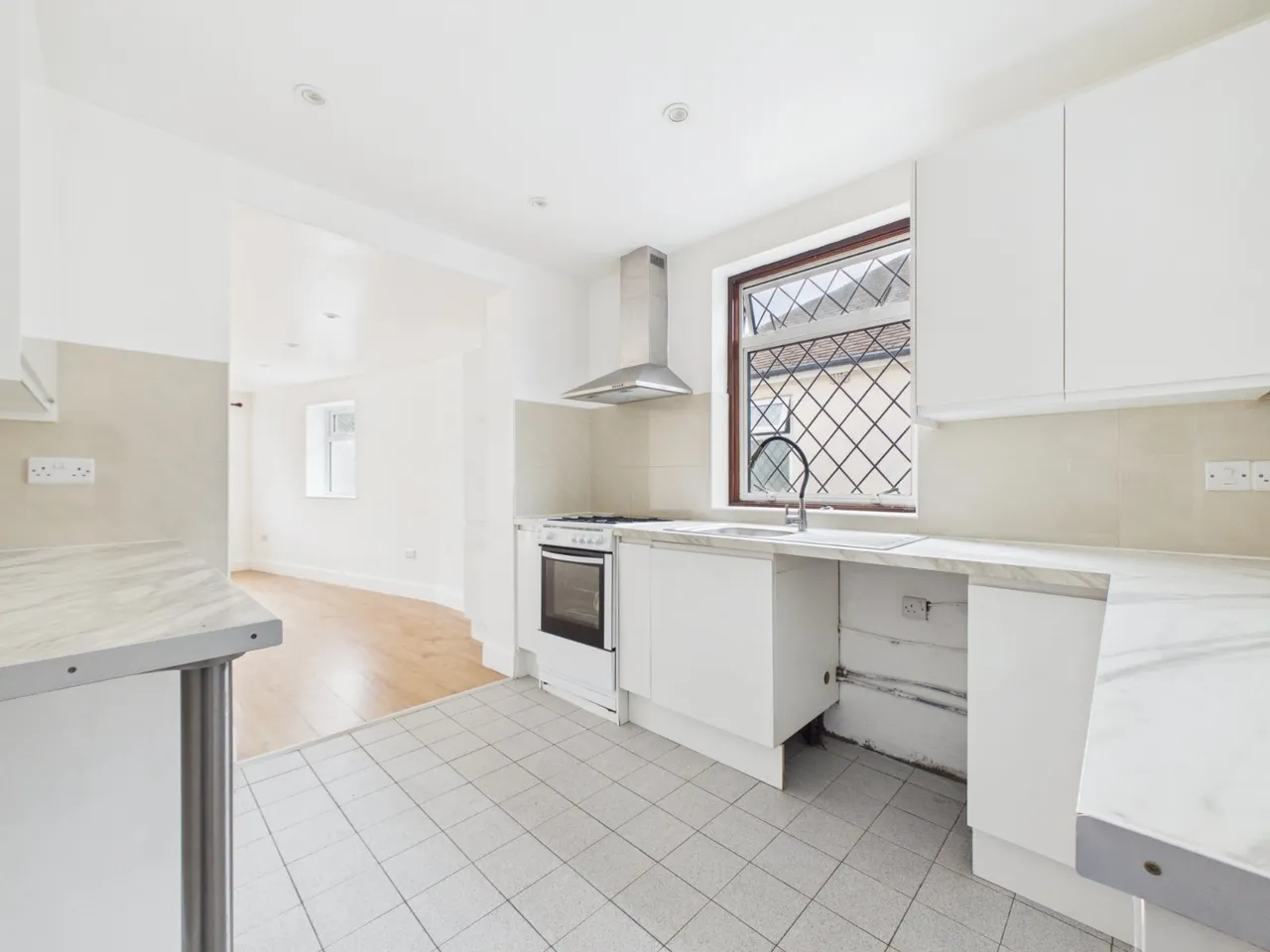 Burleigh Gardens, Ashford, TW15, photo 6