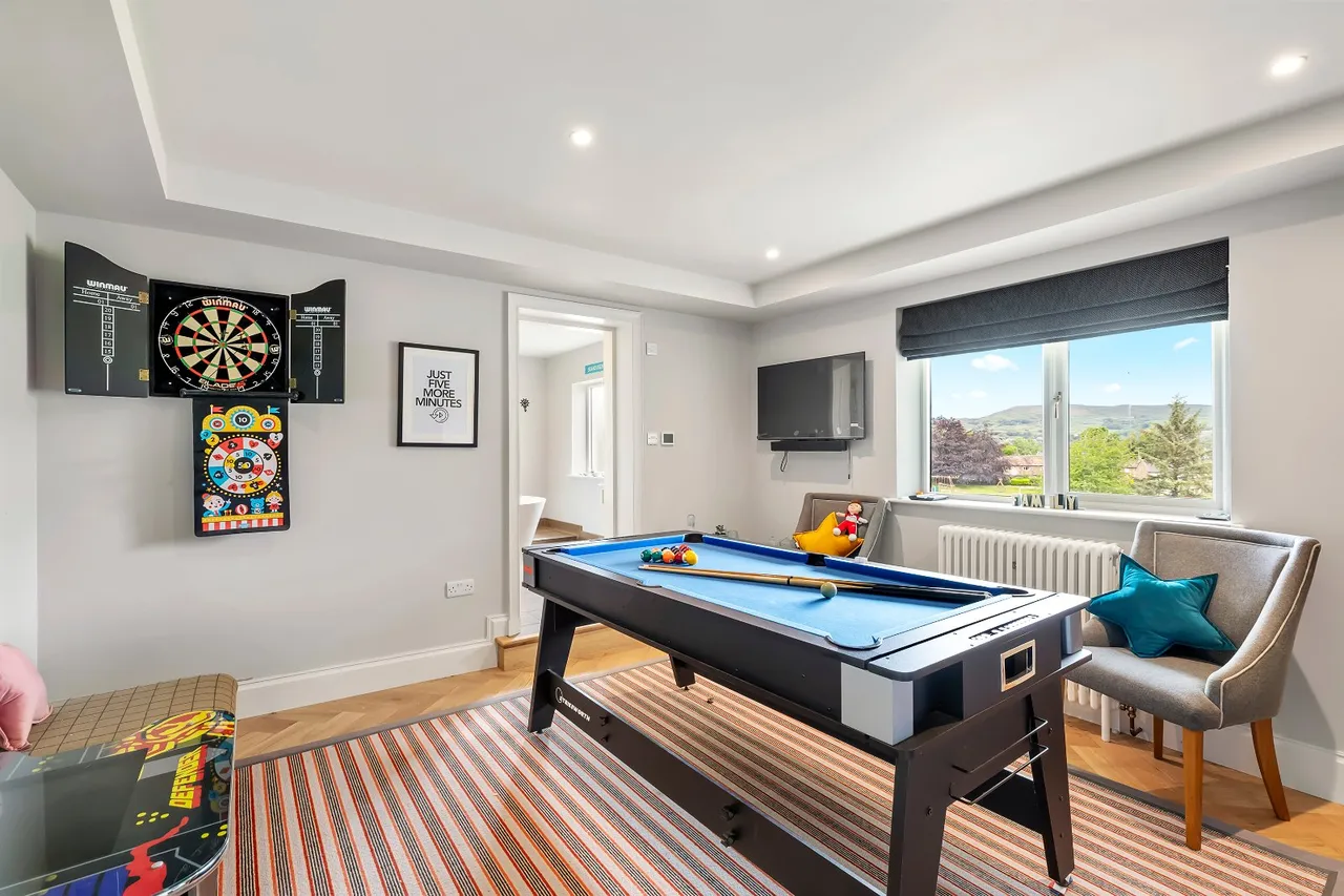 Crosshills Road, Cononley, BD20, photo 12