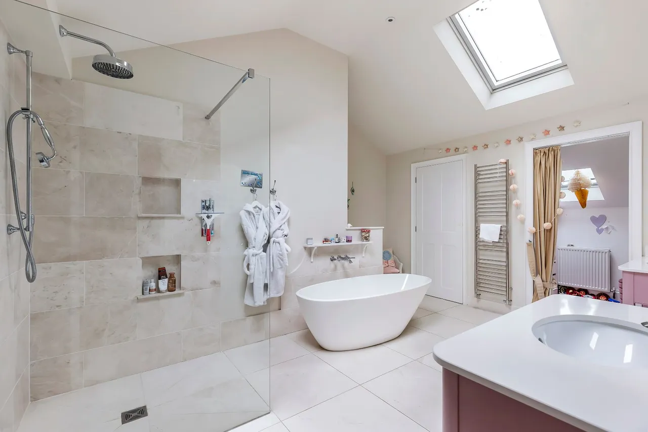 Crosshills Road, Cononley, BD20, photo 14