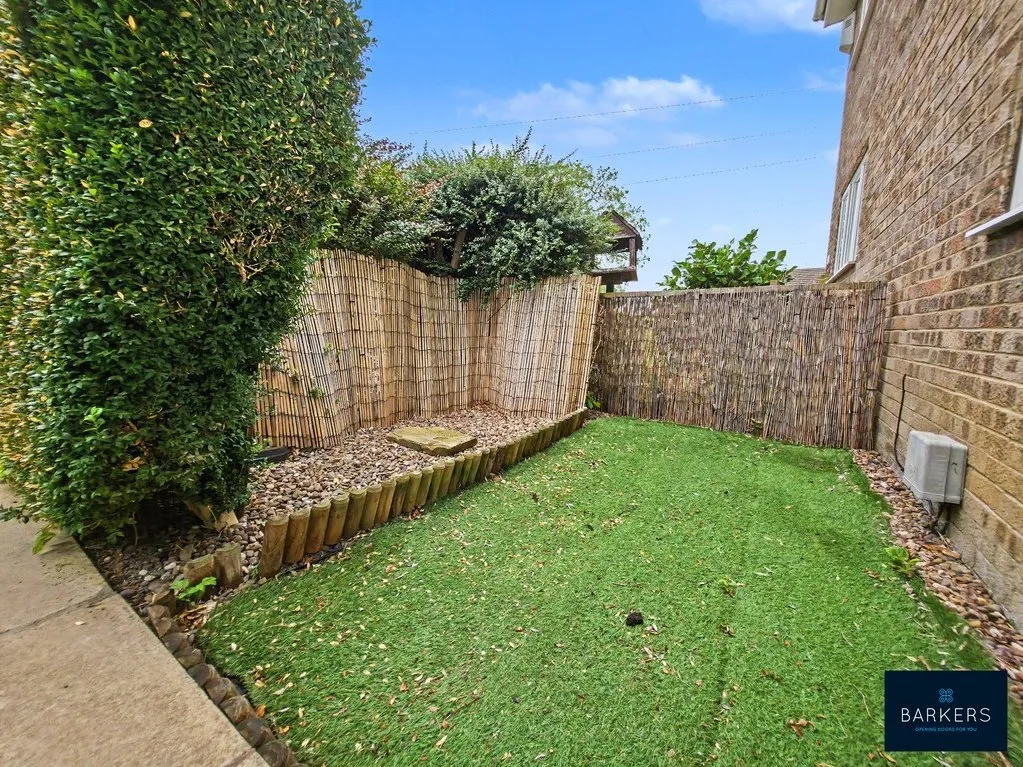 Kenmore Road, Cleckheaton BD19 3EW, photo 12