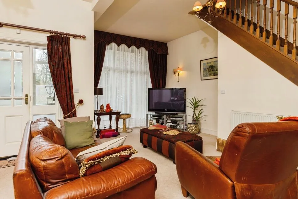 Lower Holme Way, Oakworth, BD22, photo 4