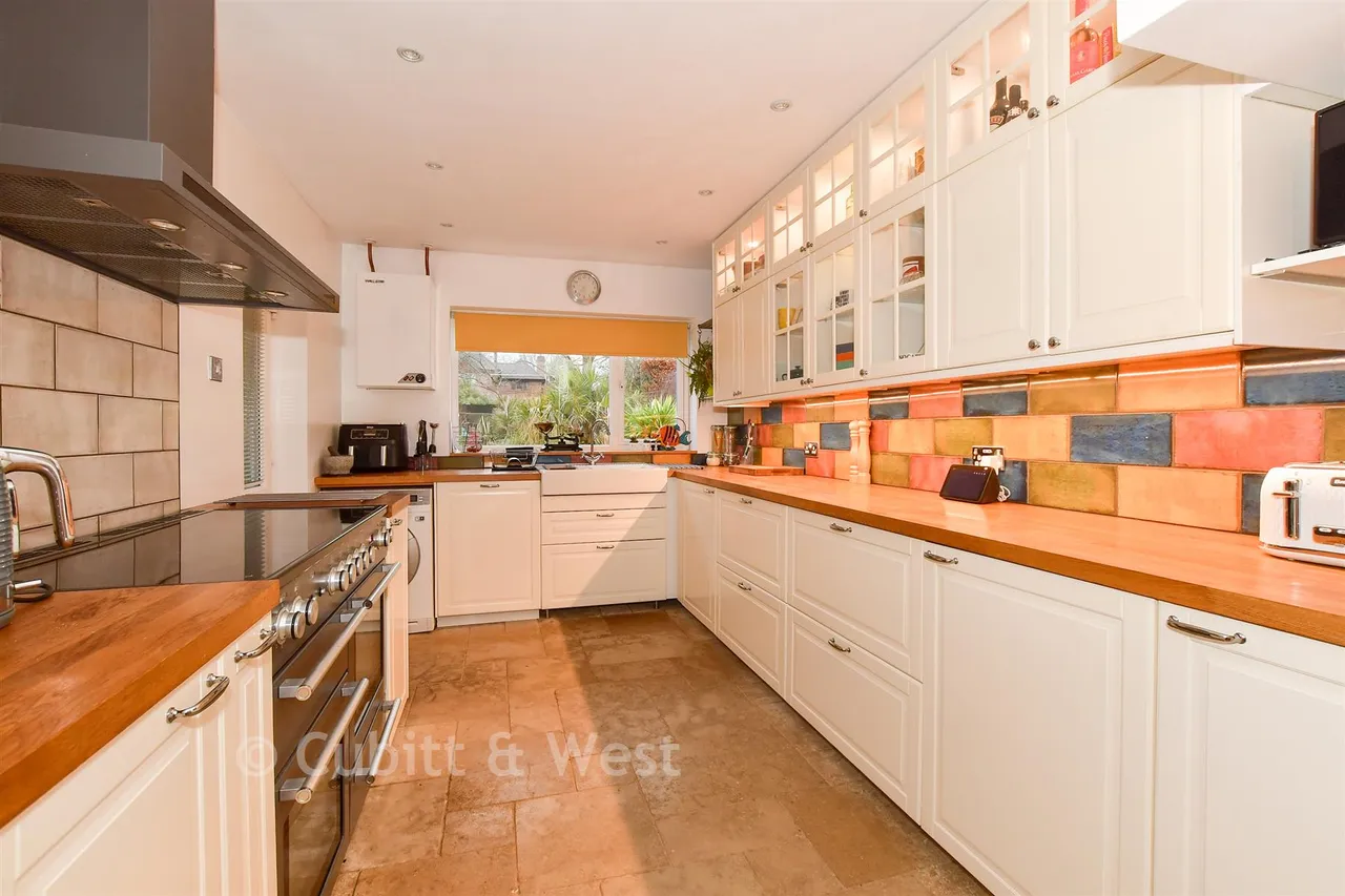 Horsham Road, Rusper, RH12, photo 2