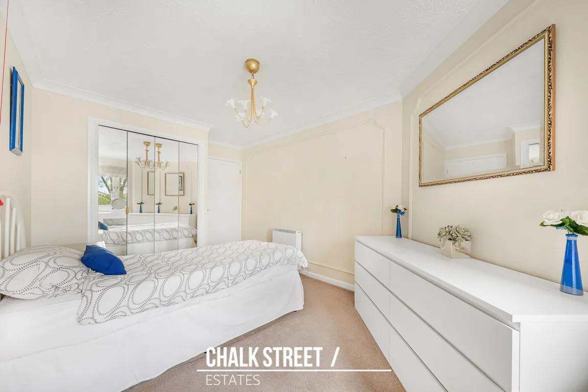 Mavis Grove, Hornchurch, RM12 6BN, photo 8