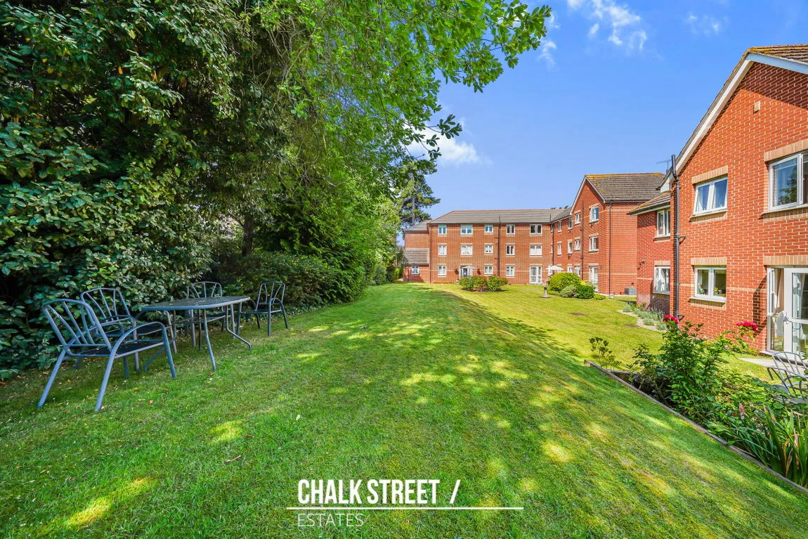Mavis Grove, Hornchurch, RM12 6BN, photo 19