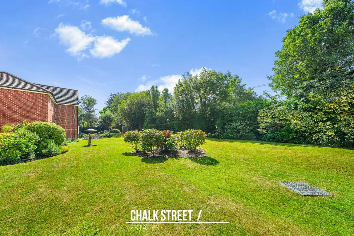 Mavis Grove, Hornchurch, RM12 6BN, photo 22