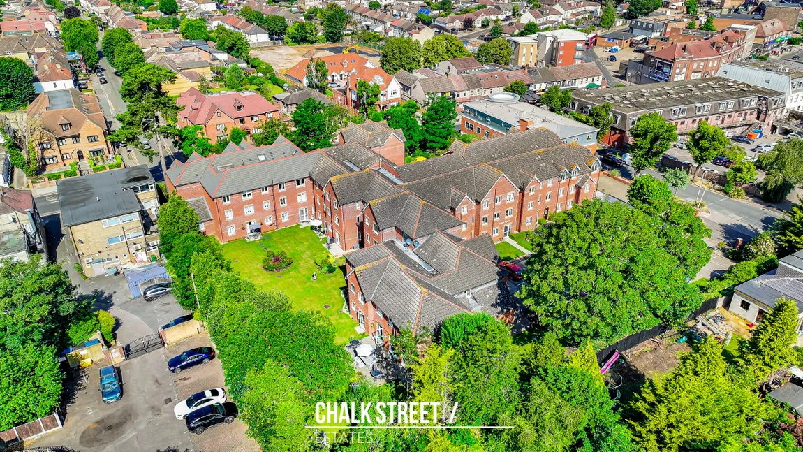 Mavis Grove, Hornchurch, RM12 6BN, photo 24