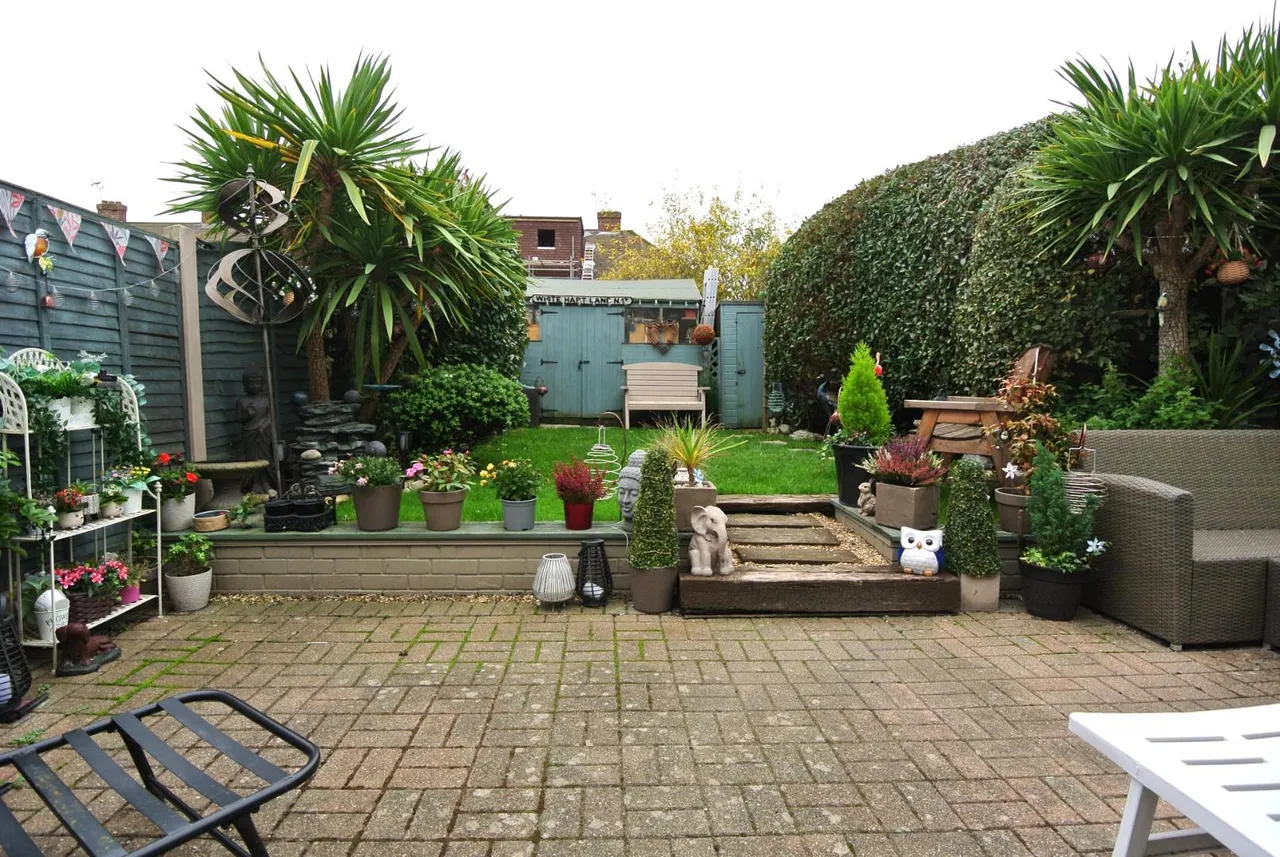 Elizabeth Avenue, Staines-Upon-Thames, Surrey, TW18 1JN, photo 6