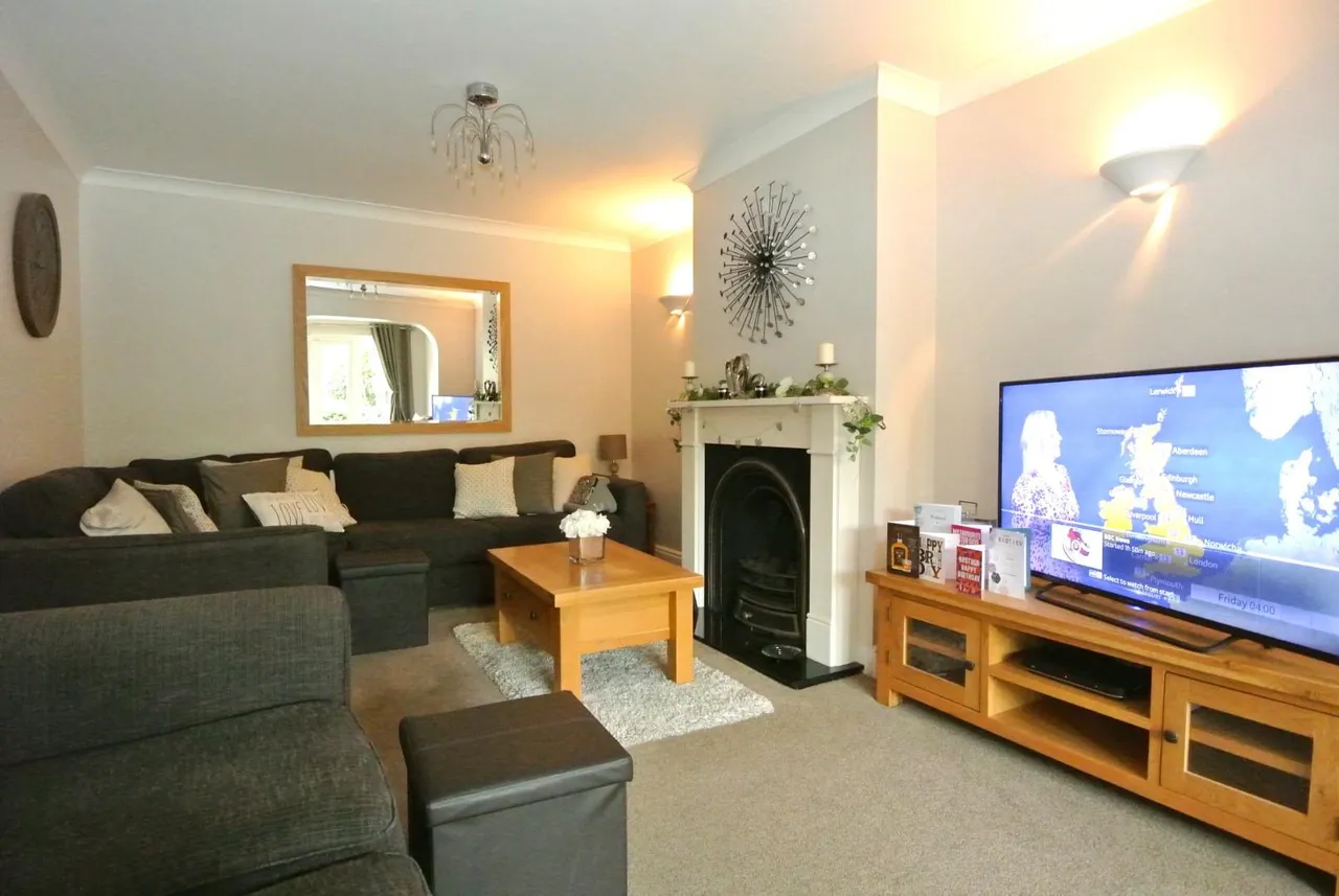 Elizabeth Avenue, Staines-Upon-Thames, Surrey, TW18 1JN, photo 7