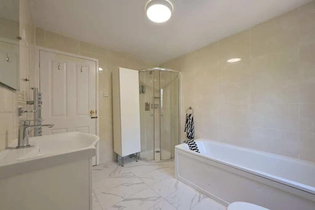 London Road, Wallington, SM6, photo 7