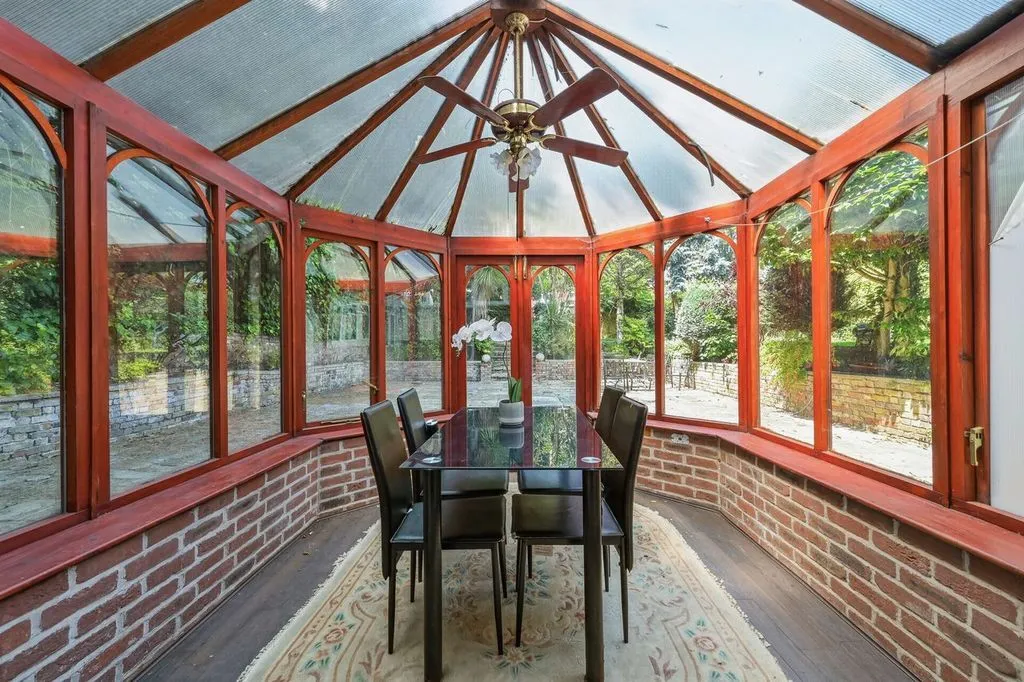 London Road, Wallington, SM6, photo 15