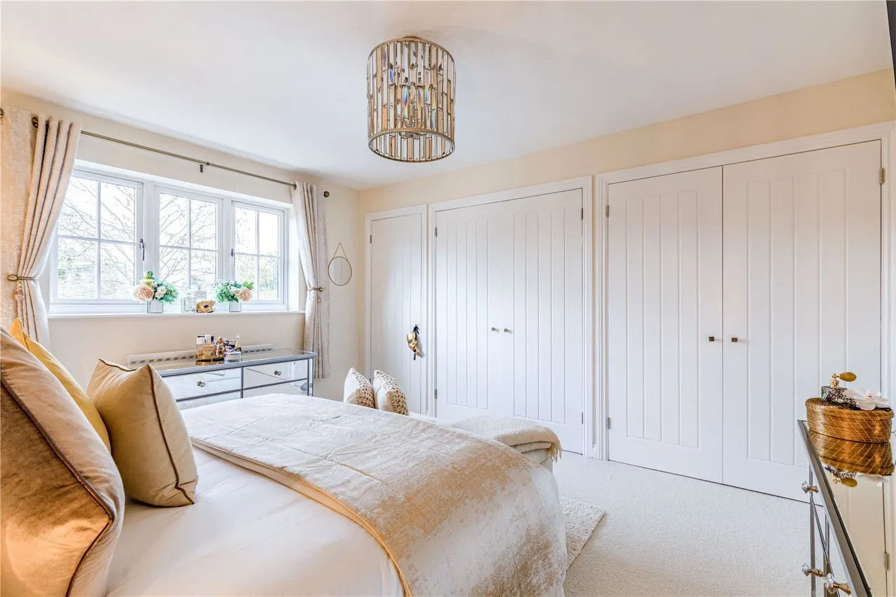 Derisley Close, Byfleet, photo 13