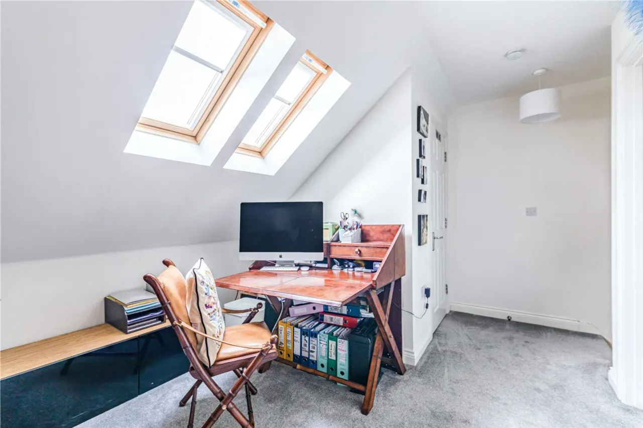Derisley Close, Byfleet, West Byfleet..., photo 28