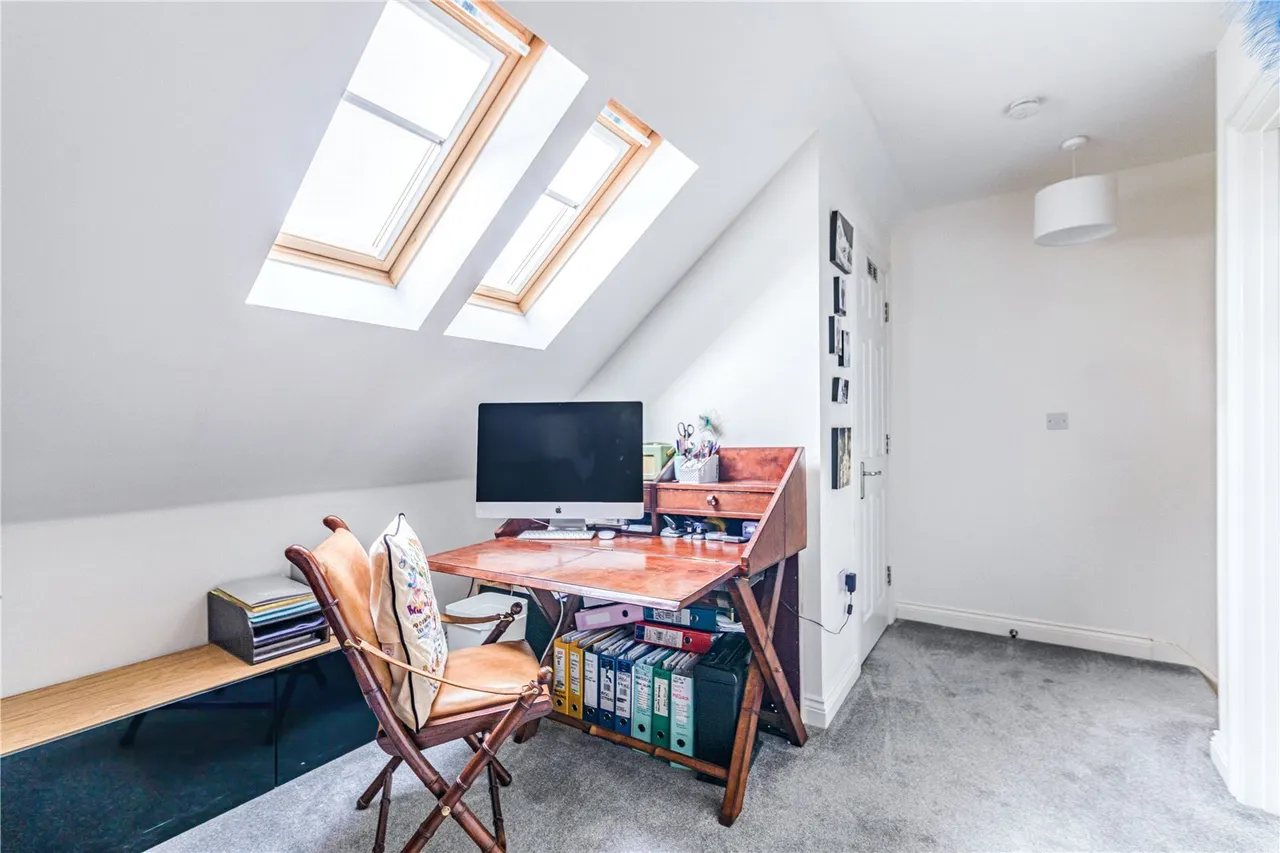 Derisley Close, Byfleet, photo 28