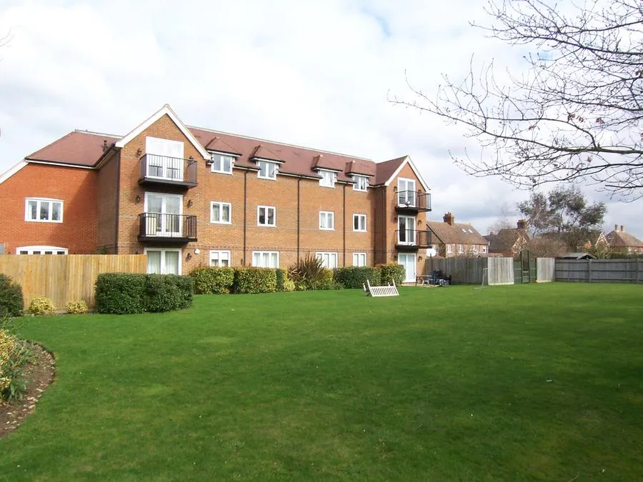 New Road, Guildford, GU4, photo 12