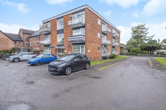 St. Johns Road, Newbury, RG14, photo 5