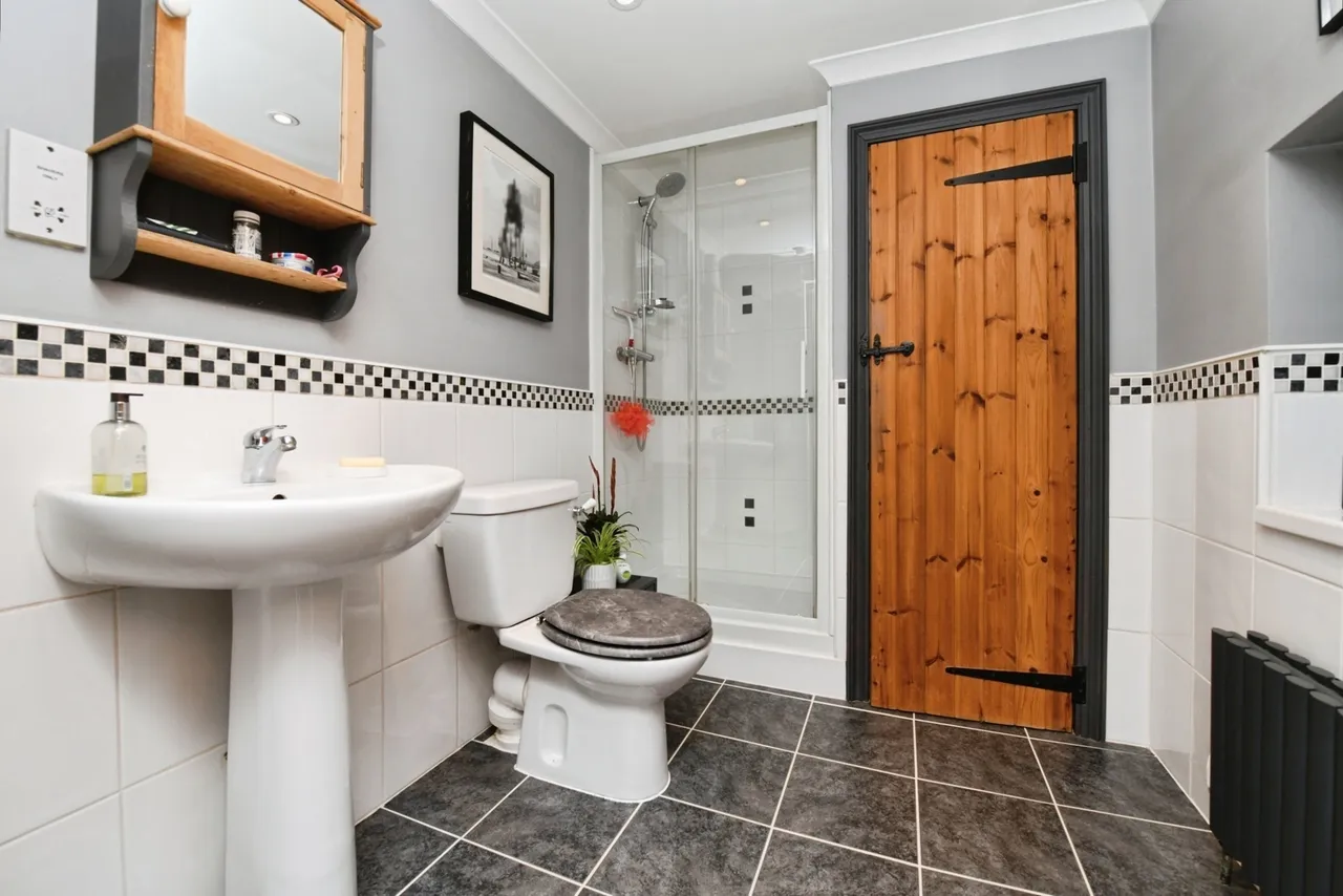Coxtie Green Road, BRENTWOOD, Essex, CM14, photo 13