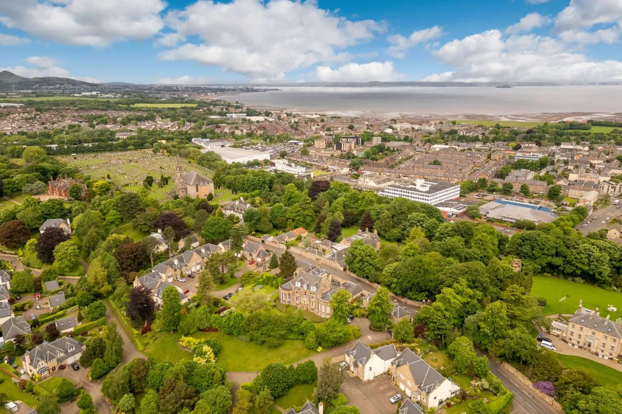 7 Inveresk Gate, Inveresk, Musselburgh, East Lothian, EH21 7TB, photo 2