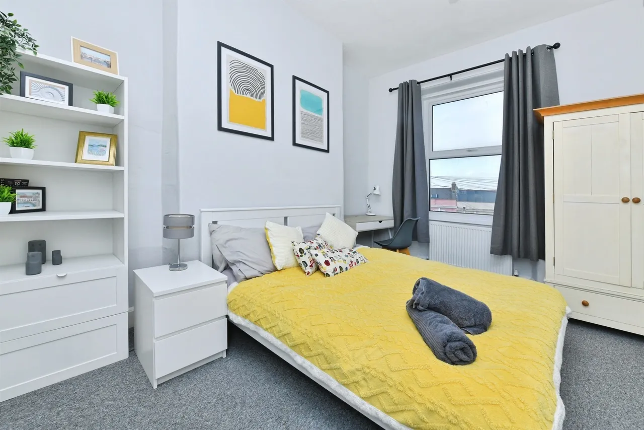 North Road West, Plymouth, photo 9