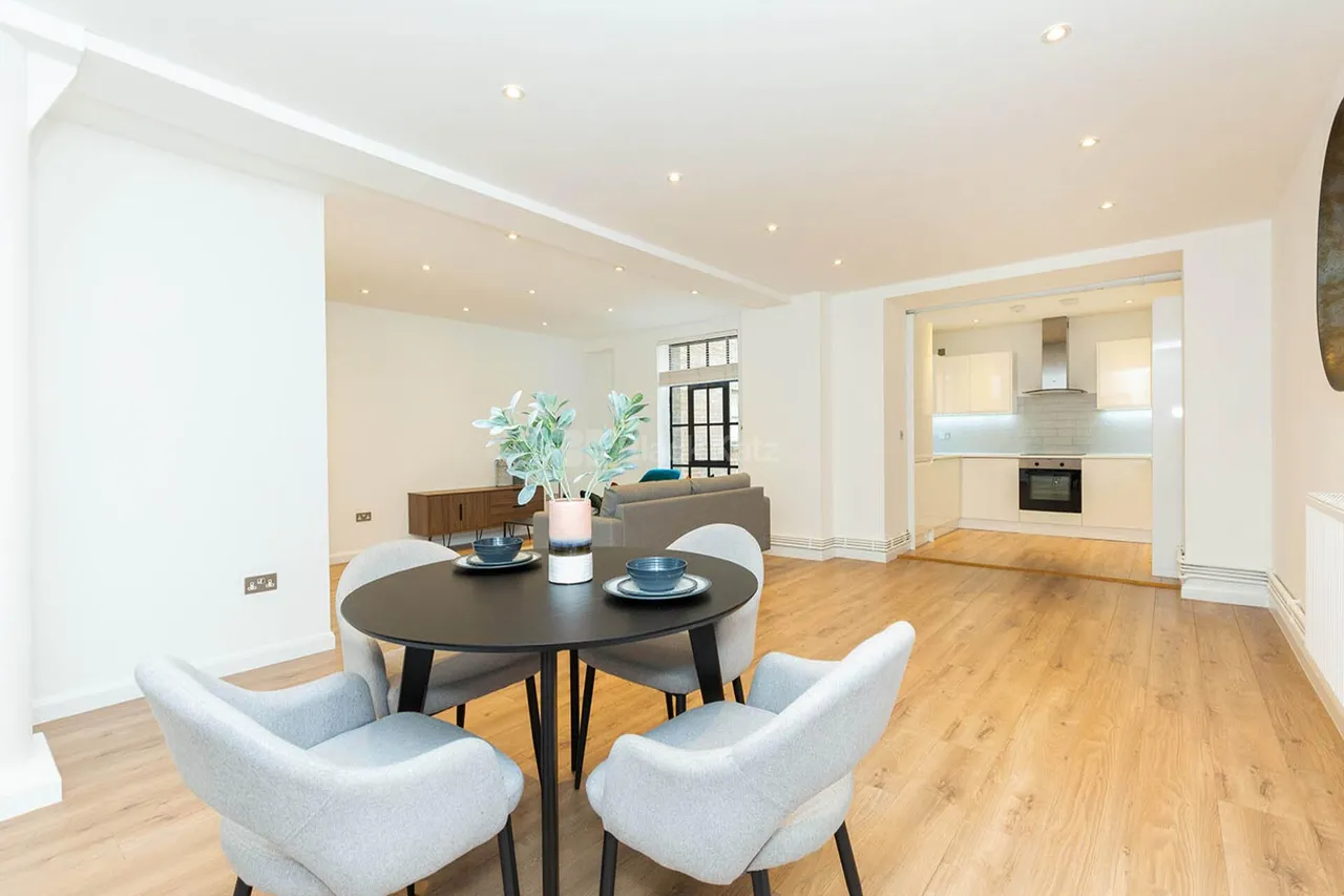 Tyssen Street, E8, photo 2