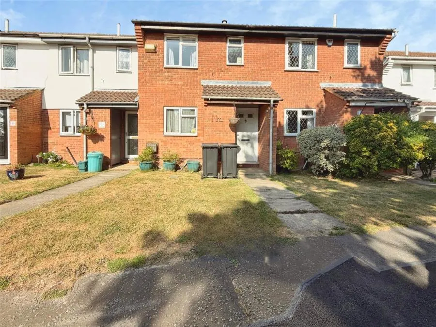 2 bed house for sale, Tanglewood Close, Uxbridge, UB10