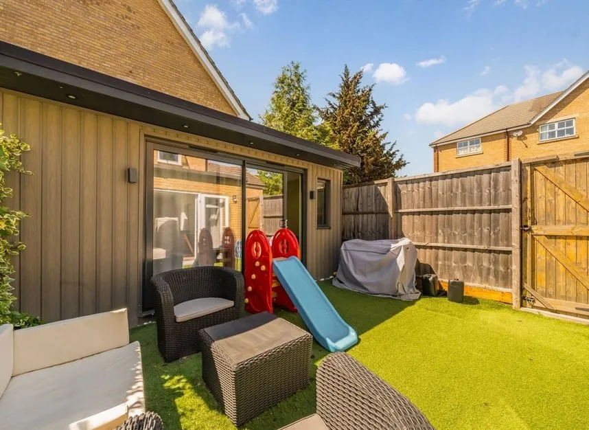 Swaledale Close, New Southgate, N11, photo 6