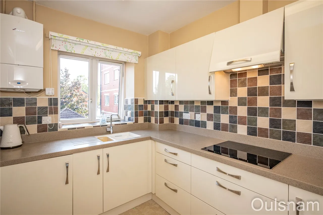 Burcot Lane, Bromsgrove, Worcestershire, B60 1AD, photo 3