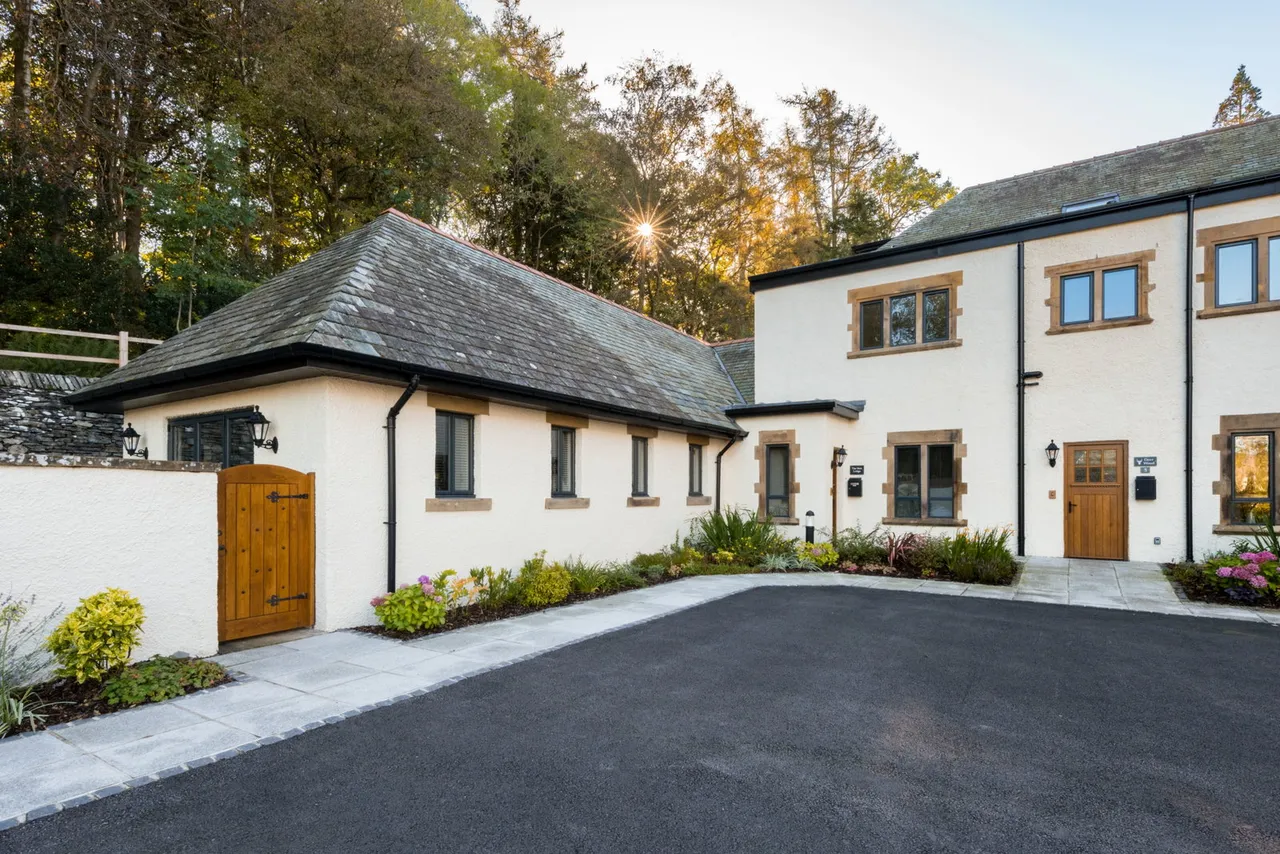 2 bed flat for sale, Applethwaite Hall, Windermere, LA23