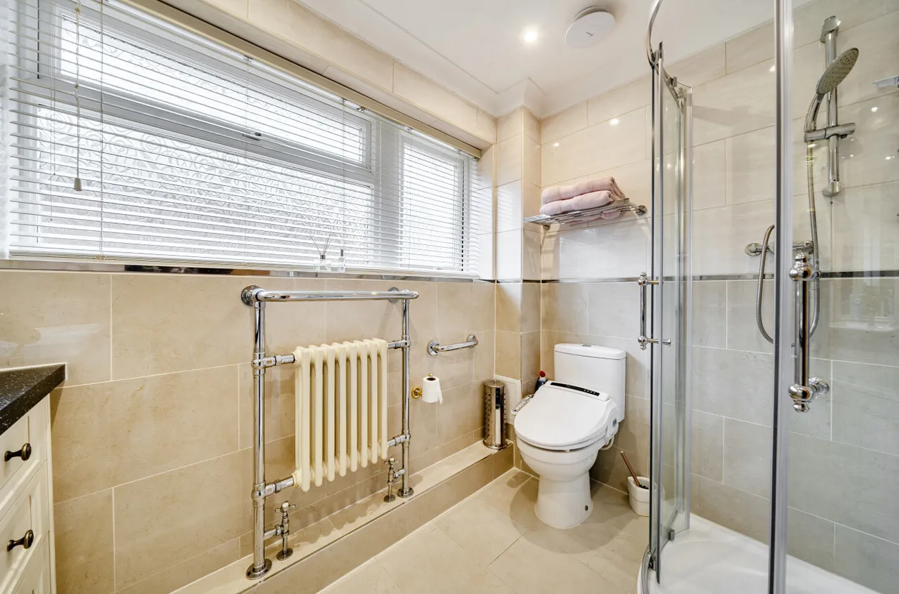 Hawkswood Avenue, Frimley, Camberley, Surrey, GU16 8LH, photo 8
