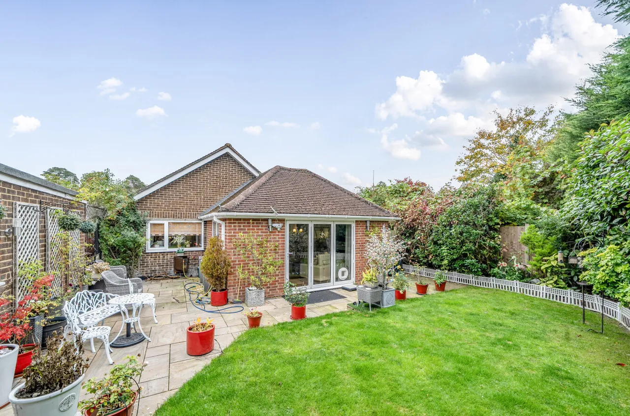 Hawkswood Avenue, Frimley, Camberley, Surrey, GU16 8LH, photo 11