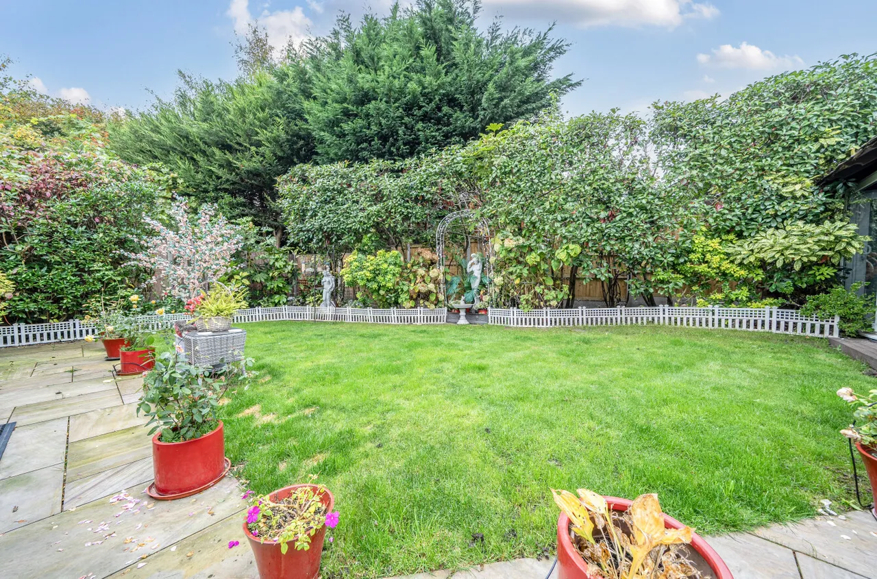Hawkswood Avenue, Frimley, Camberley, Surrey, GU16 8LH, photo 10
