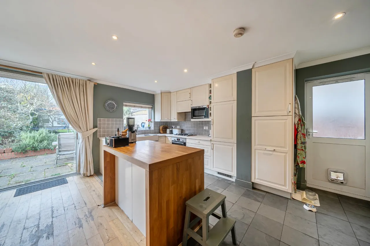 The Limes Avenue, London, N11, photo 12