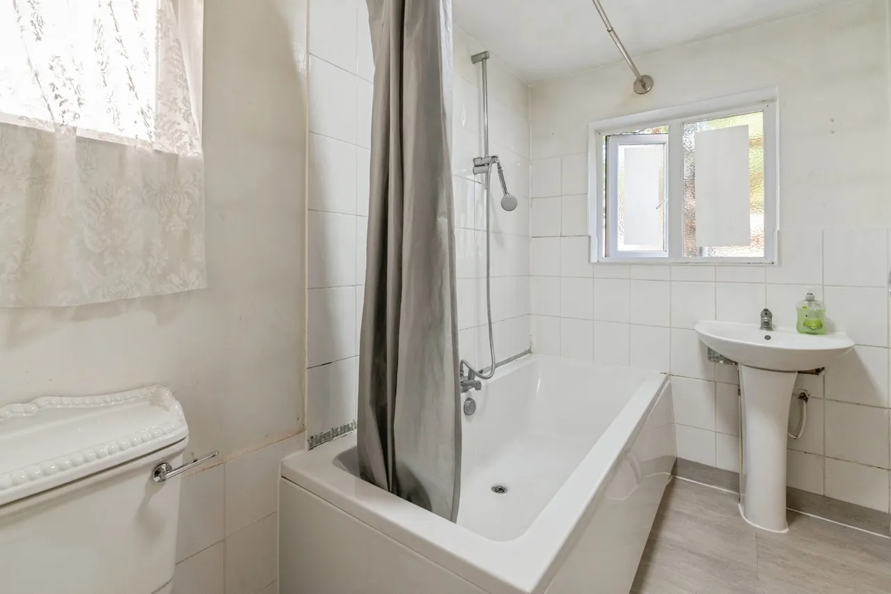 Brightwell Avenue, Westcliff-on-Sea, Essex, SS0, photo 10
