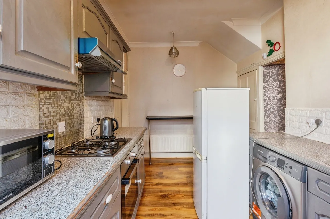 Brightwell Avenue, Westcliff-on-Sea, Essex, SS0, photo 4