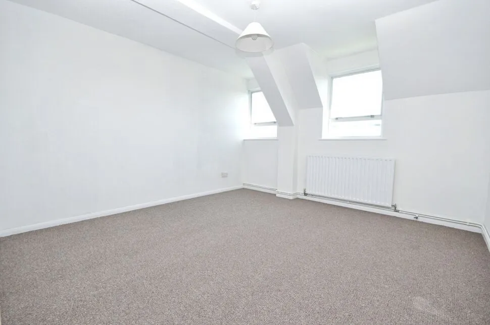 High Street, Whitton, Twickenham, TW2, photo 4