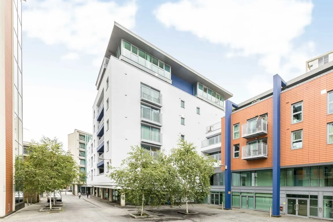 1 bed property to rent, Hardwicks Square, SW18