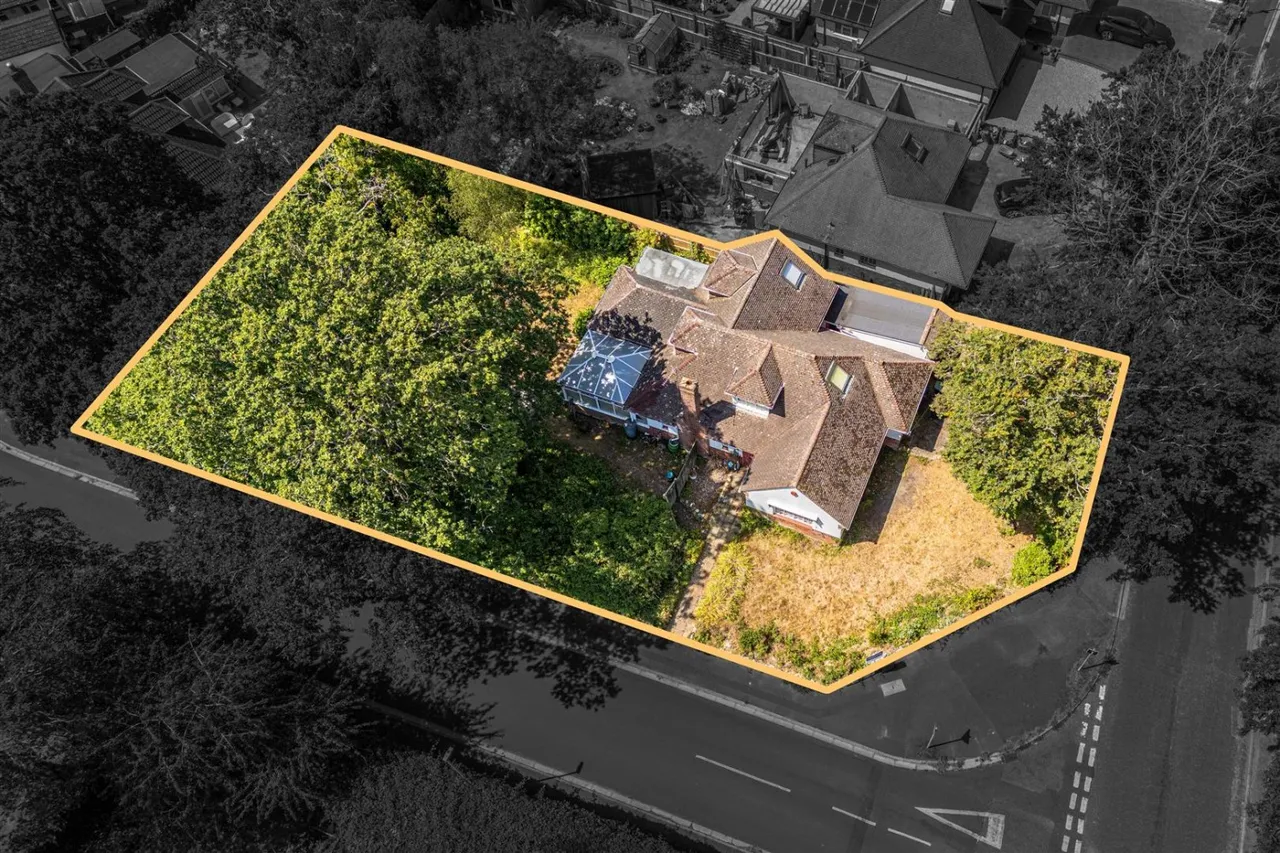 4 bed house for sale — Woodhayes Avenue, Christchurch