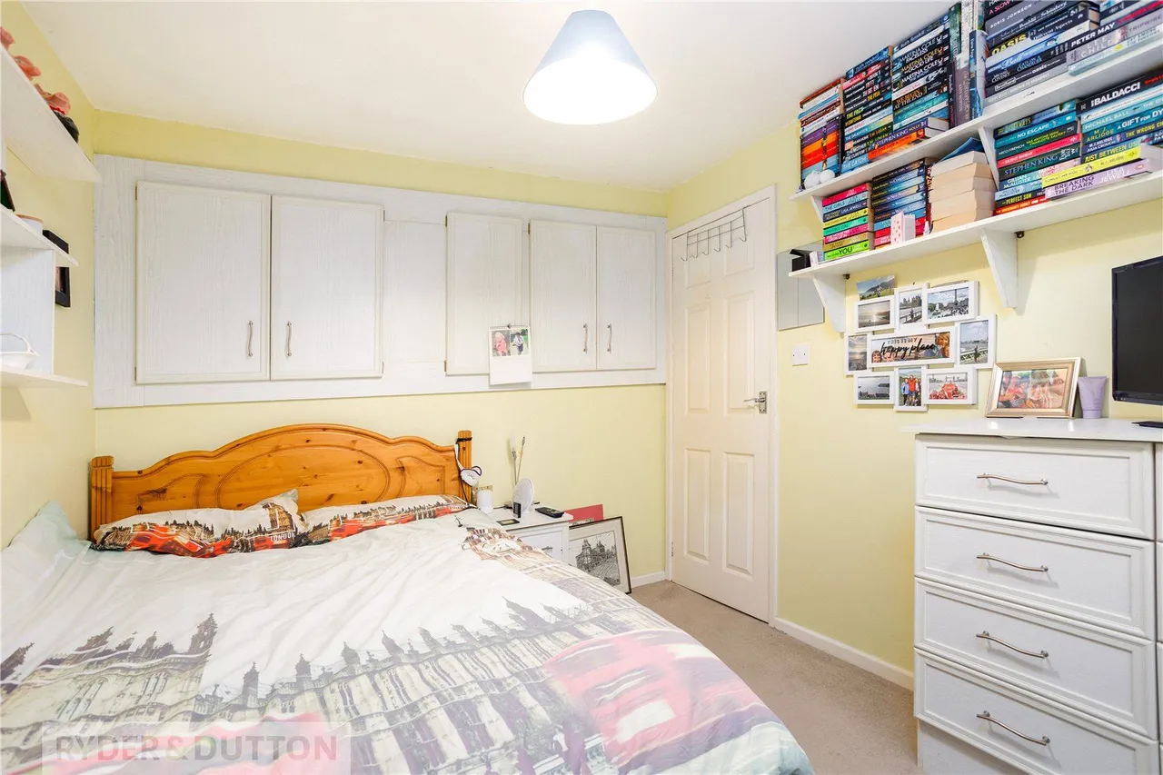 Den Hill Drive, Springhead, OL4, photo 15