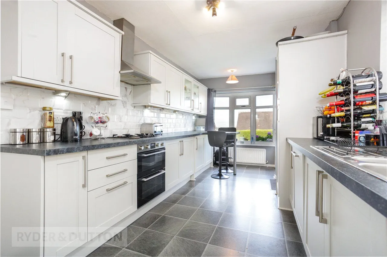 Den Hill Drive, Springhead, OL4, photo 5