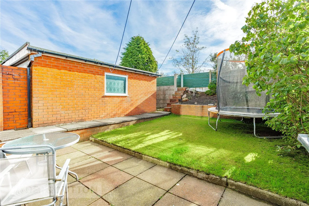 Den Hill Drive, Springhead, OL4, photo 19