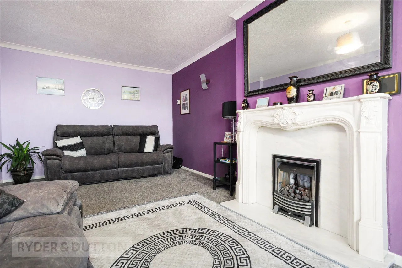 Den Hill Drive, Springhead, OL4, photo 6