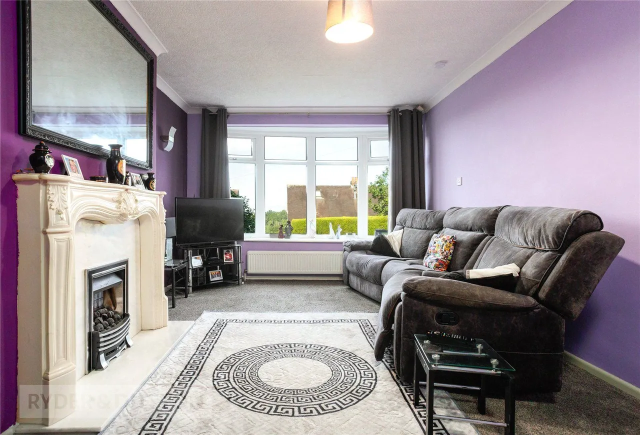 Den Hill Drive, Springhead, OL4, photo 8